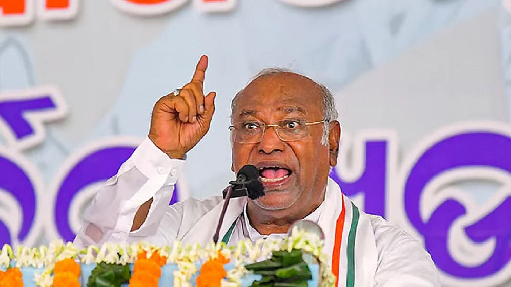 खड़गे बोले- BJP महाराष्ट्र के किसानों की सबसे बड़ी दुश्मन, राज्य महापरिवर्तन के लिए तैयार