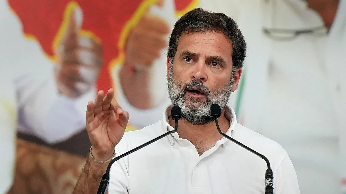 राहुल गांधी ने कहा कि आखिर पीड़ितों के लिए पुलिस थाने तक जाना भी इतना मुश्किल क्यों हो गया है?