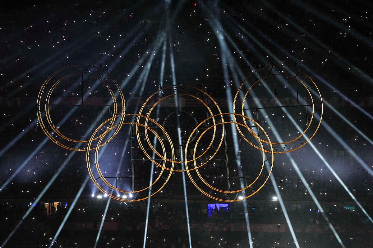 Paris Olympics: रंगारंग समारोह के साथ ओलंपिक ने पेरिस को कहा अलविदा, अब लॉस एंजिलिस में मिलेंगे  