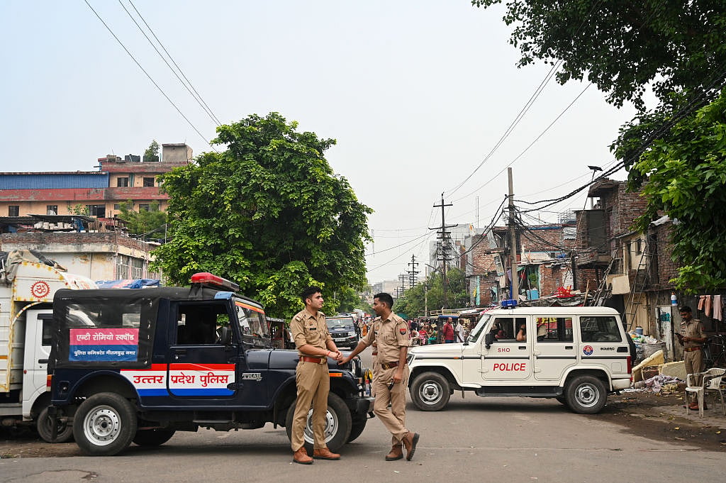 स्वतंत्रता दिवस के लिए बॉर्डर से लेकर भीड़भाड़ वाले इलाके तक पुलिस मुस्तैद, सीसीटीवी से रखी जा रही नजर