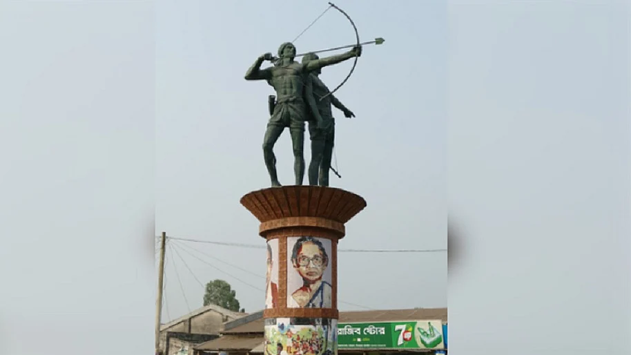 बांग्लादेश में उपद्रवियों ने सिद्धो-कान्हू की प्रतिमा ध्वस्त की