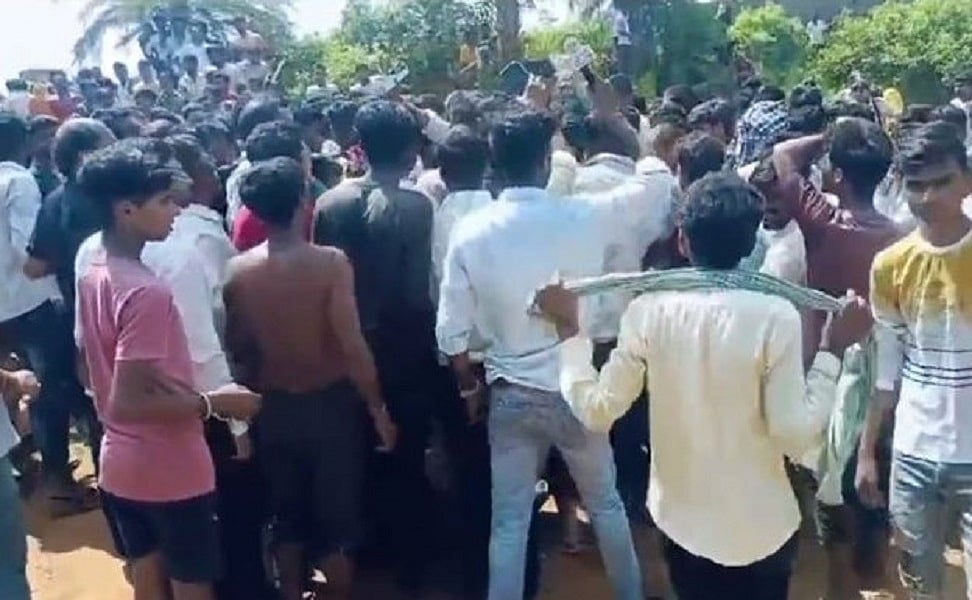 झारखंडः देवघर में तीन बच्चों के शव तालाब से मिले, हत्या का आरोप, फूटा ग्रामीणों का गुस्सा