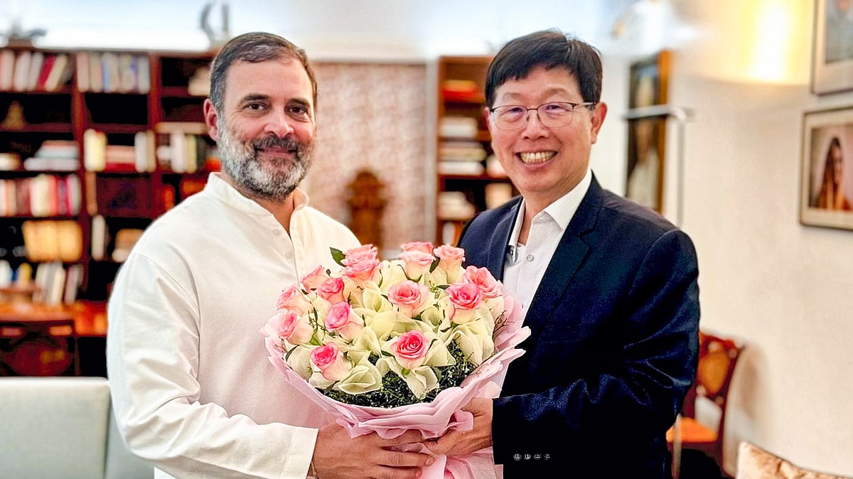 राहुल गांधी से मिले फॉक्सकॉन के प्रमुख  