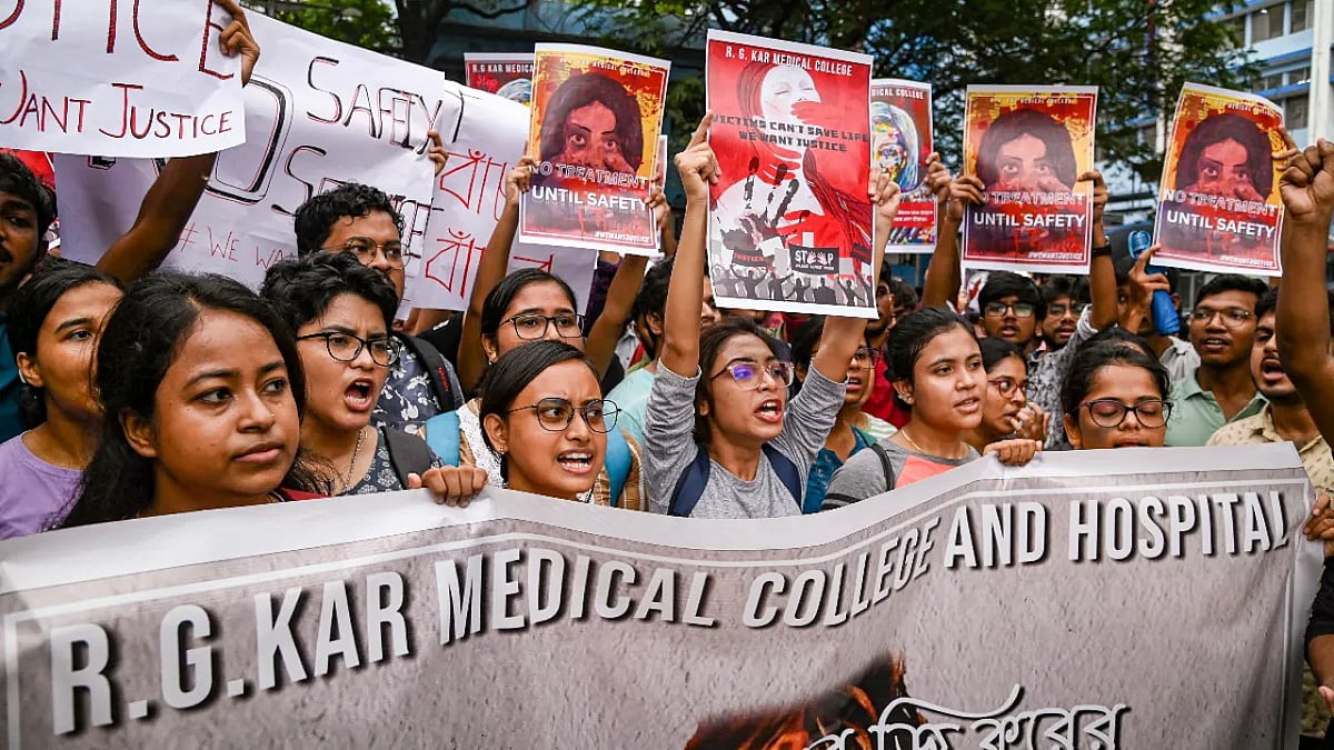 कोलकाता रेप-मर्डर केस: आरजी कर अस्पताल में हिंसा के बाद बड़ा फेरबदल, 10 डॉक्टर्स और 190 नर्सिंग स्टाफ का ट्रांसफर