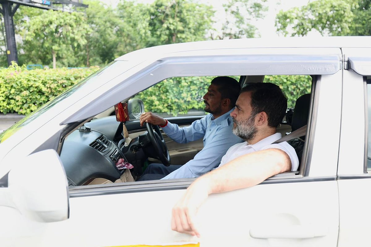 राहुल गांधी ने की उबर की सवारी, कैब चालक, डिलेवरी एजेंट जैसे अस्थायी श्रमिकों के लिए न्याय की मांग उठाई