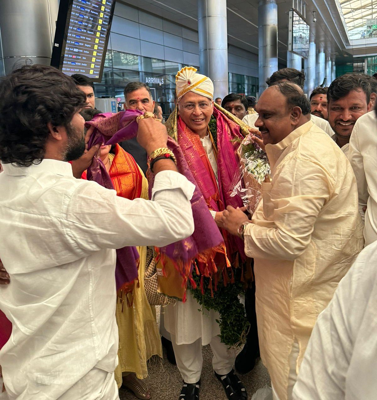 राज्यसभा उपचुनाव: कांग्रेस उम्मीदवार अभिषेक मनु सिंघवी ने तेलंगाना से भरा पर्चा, चुनाव 3 सितंबर को
