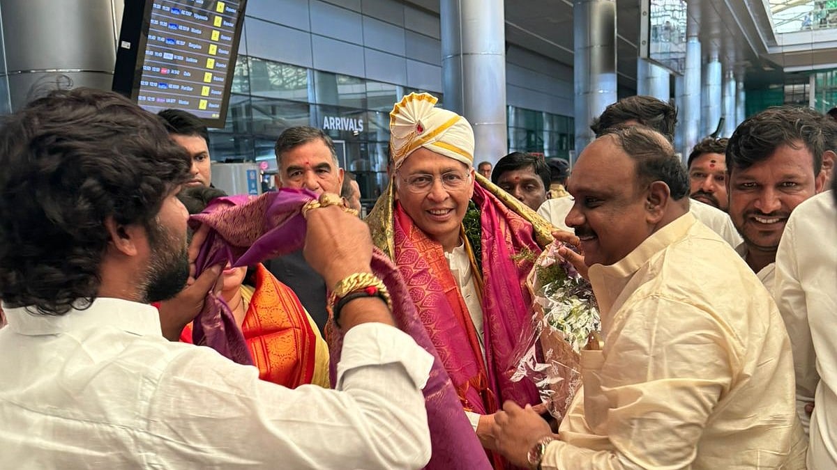 कांग्रेस उम्मीदवार अभिषेक मनु सिंघवी ने तेलंगाना से भरा पर्चा