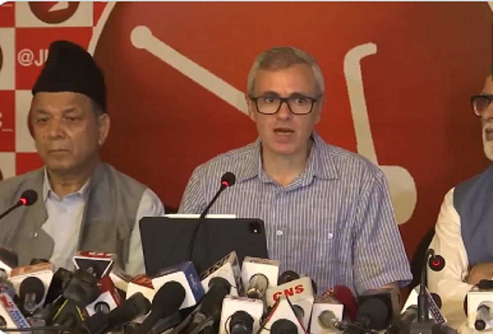 जम्मू-कश्मीर चुनाव: उमर अब्दुल्ला ने गांदरबल से नामांकन पत्र दाखिल किया, परिवार के गढ़ से बड़ी जीत की उम्मीद