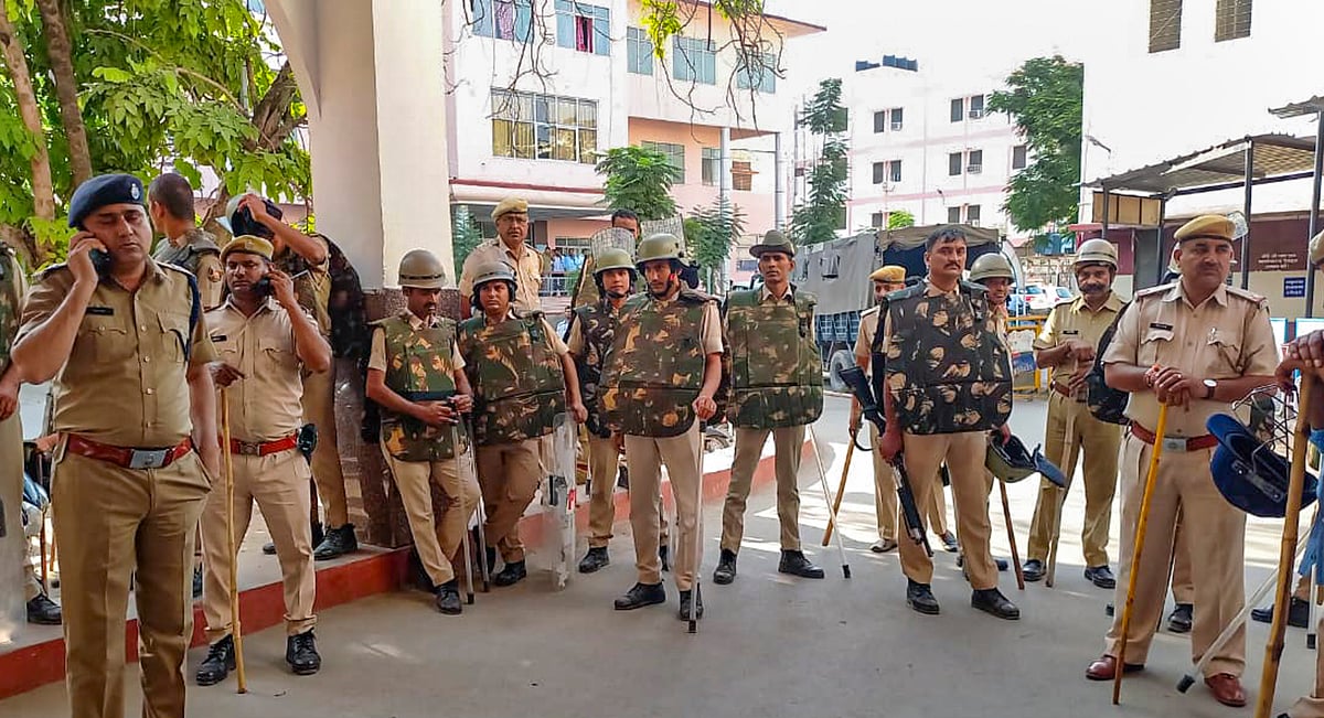 उदयपुर बवाल: चाकूबाजी में घायल छात्र की मौत, पिता-भाई ने दी मुखाग्नि, तनाव को देखते हुए आज भी शहर में इंटरनेट बंद