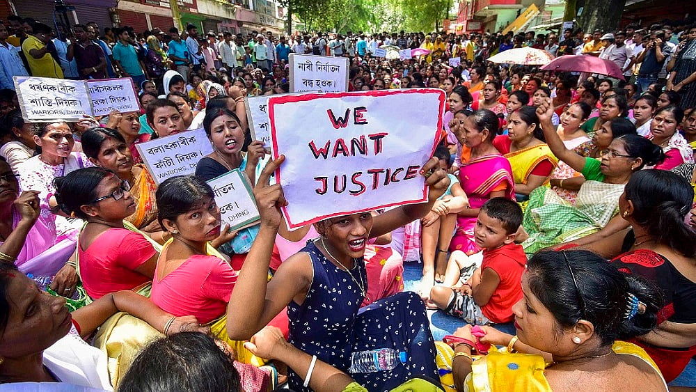 असम में नाबालिग लड़की से गैंगरेप के खिलाफ बवाल, सड़कों पर उतरे लोग, बाजार रहे बंद