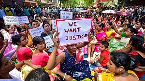 असम में नाबालिग लड़की से गैंगरेप के खिलाफ बवाल, सड़कों पर उतरे लोग, बाजार रहे बंद