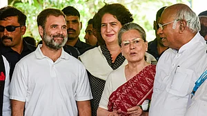 जम्मू-कश्मीर चुनाव: कांग्रेस ने जारी की 40 स्टार प्रचारकों की लिस्ट, सूची में खड़गे, सोनिया-राहुल गांधी के नाम
