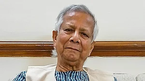 यूनुस बोले- बांग्लादेश में हिंदुओं पर हमले सांप्रदायिक नहीं थे, अवामी लीग का समर्थक होने के कारण बने निशाना
