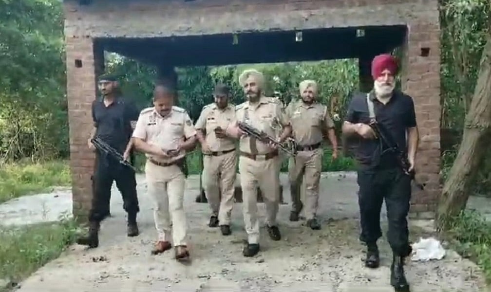 संवेदनशील पठानकोट में ड्रोन दिखने से मचा हड़कंप, पुलिस और बीएसएफ ने शुरू किया सर्च ऑपरेशन