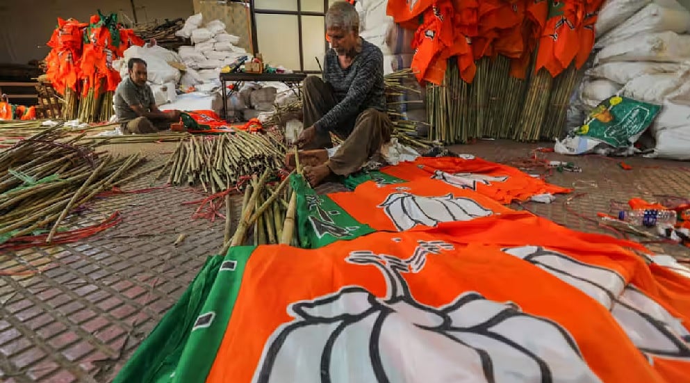 विष्णु नागर का व्यंग्य: चुनाव के मौसम में खूब चलता है घुसपैठिए-घुसपैठिए का खेल!
