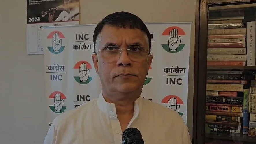 पवन खेड़ा ने आरएसएस पर निशाना साधा है।