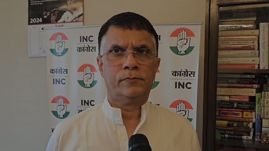 पवन खेड़ा ने आरएसएस पर निशाना साधा है।