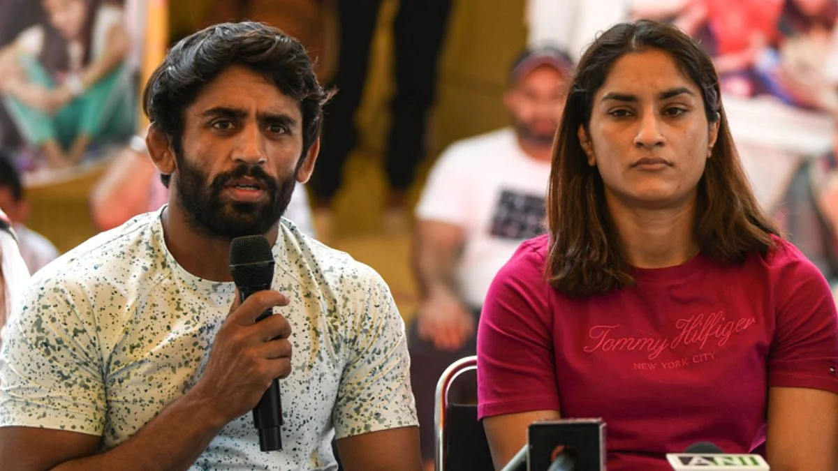 रेलवे ने विनेश फोगाट, बजरंग पूनिया का इस्तीफा मंजूर किया, कांग्रेस में शामिल होने से पहले दिया था त्यागपत्र