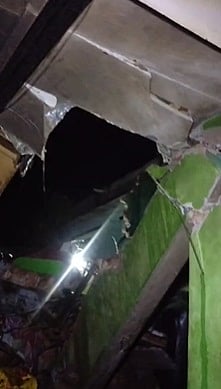 वीडियो: यूपी के अलीगढ़ में भारी बारिश के बाद गिरी मकान की छत, 7 लोग घायल