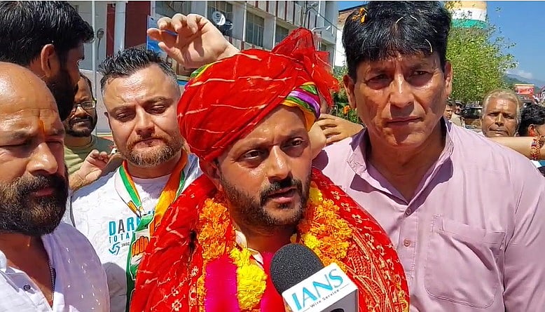 जम्मू-कश्मीर चुनाव: उधमपुर वेस्ट से कांग्रेस प्रत्याशी सुमित मांगोत्रा ने किया नामांकन, बोले- सभी धर्मों को साथ लेकर चलेंगे