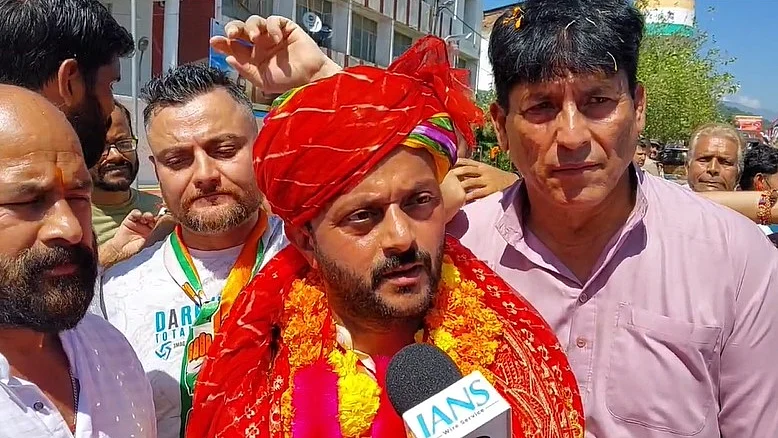उधमपुर वेस्ट से कांग्रेस प्रत्याशी सुमित मांगोत्रा 