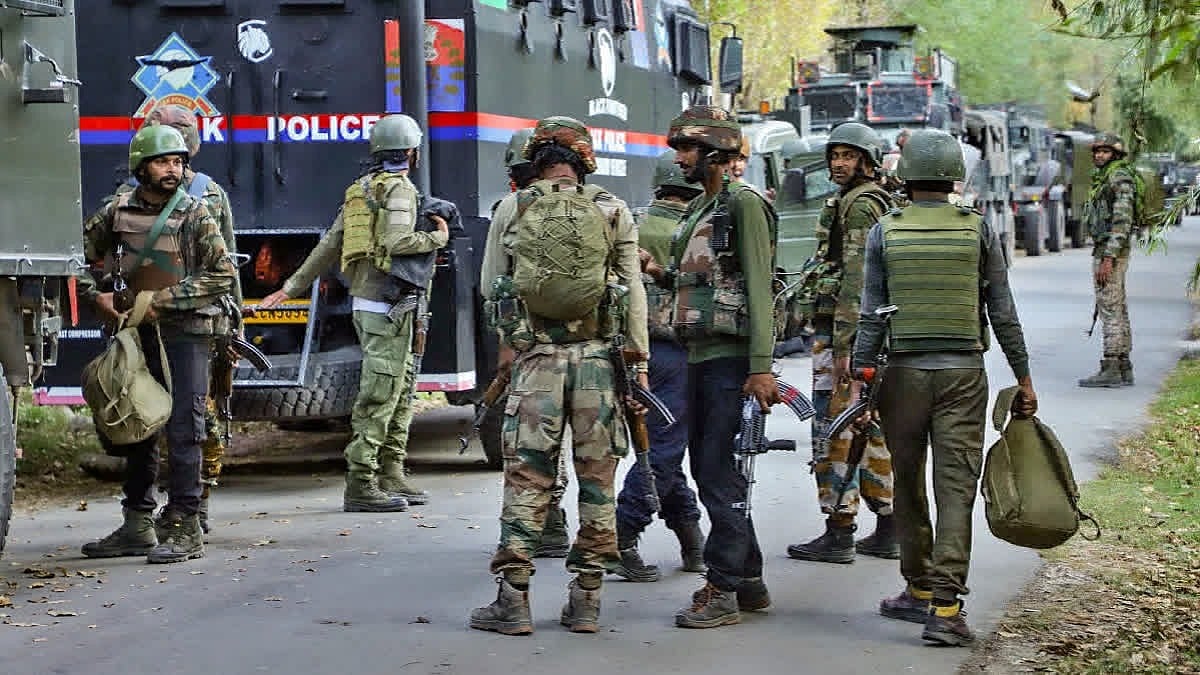 जम्मू-कश्मीर: कुपवाड़ा में सेना को मिली बड़ी सफलता, मुठभेड़ में दो घुसपैठियों को किया ढेर, सर्च ऑपरेशन जारी 