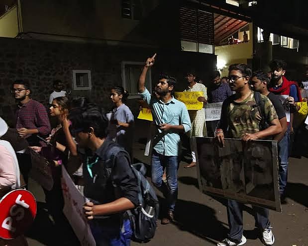TISS मुंबई ने छात्र संगठन PSF पर प्रतिबंध हटाया, विवादास्पद सम्मान संहिता भी वापस ली