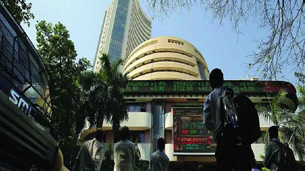 सेंसेक्स 236 अंक बढ़कर रिकॉर्ड ऊंचाई पर हुआ बंद