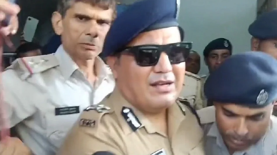 बिहार में 'सिंघम' नाम से चर्चित IPS शिवदीप लांडे ने दिया इस्तीफा, राजनीति में उतरने की चर्चा तेज