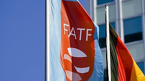 आकार पटेल का लेख: भारत ने क्यों छिपा लीं FATF की रिपोर्ट की असली बातें, सच्चा शासन तो असहमति को बदनाम नहीं करता