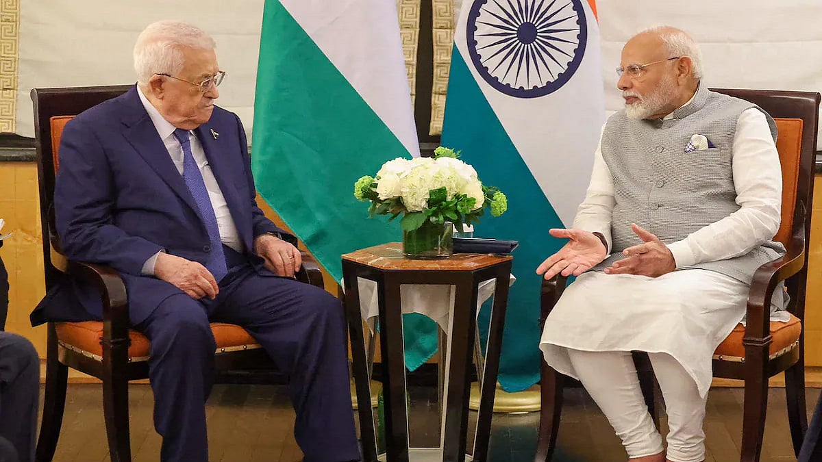 न्यूयॉर्क में पीएम मोदी ने फिलिस्तीनी राष्ट्रपति महमूद अब्बास से की मुलाकात।