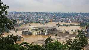 नेपाल में बाढ़ और भूस्खलन से हालात भयावह, अब तक 100 से ज्यादा लोगों की मौत, दर्जनों लापता