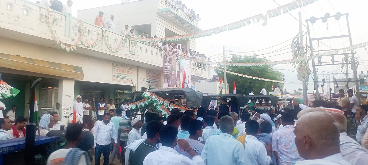 हरियाणा चुनाव: जुलाना में सिर चढ़कर बोल रहा विनेश फोगाट का जादू, पक्ष हो या विपक्ष हर तरफ चर्चा के केंद्र में हैं विनेश