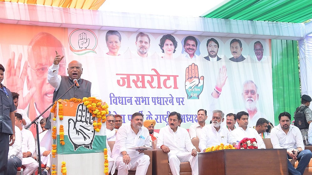 जम्मू-कश्मीर में रैली के दौरान कांग्रेस अध्यक्ष खड़गे की बिगड़ी तबीयत, हालत संभलते ही मोदी सरकार पर बोला हमला