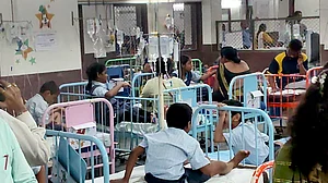 महाराष्ट्र: ठाणे में मध्याह्न भोजन खाने से 45 बच्चे बीमार, स्कूल प्रबंधन के खिलाफ प्राथमिकी दर्ज