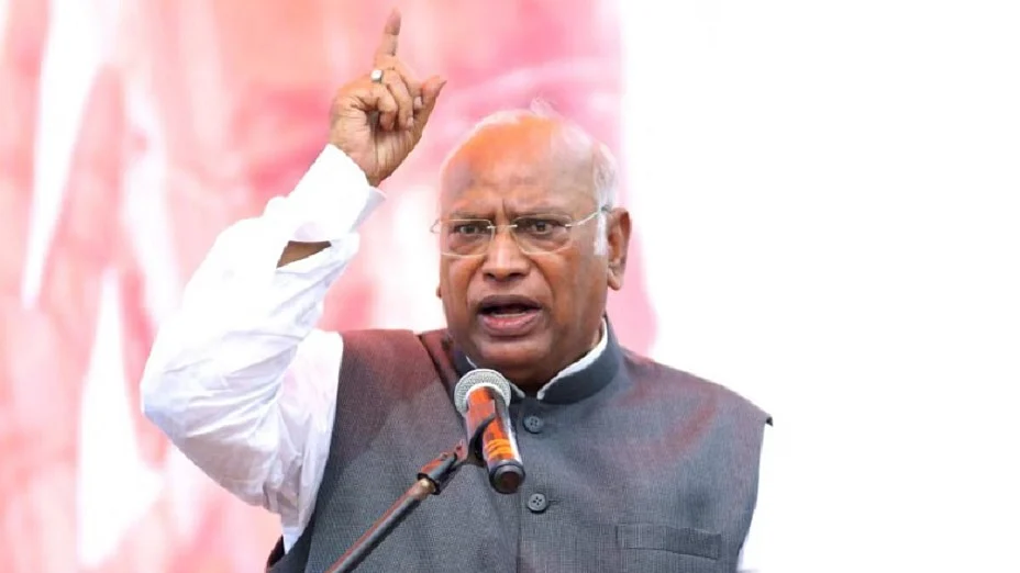 BJP का 'बहुत हुआ नारी पर वार' वाला खोखला विज्ञापन, 10 साल बाद घोर दोगलापन दर्शाता है: खड़गे