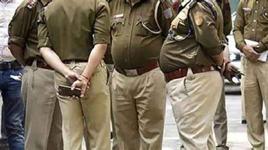 राजस्थान में महिला आईपीएस की मोबाइल फोन ‘लोकेशन’ देख रहे सात पुलिसकर्मी निलंबित