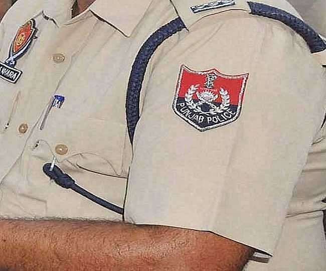 पंजाब पुलिस ने मादक पदार्थ तस्करी गिरोह का भंडाफोड़ किया, अमृतसर जेल के वार्डन समेत तीन गिरफ्तार 