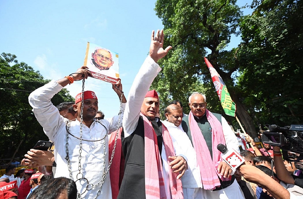 BJP नेताओं का हाथ देखने पर विनाशकारी रेखाएं मिलेंगी, इनसे लोकतंत्र की उम्मीद नहीं कर सकतेः अखिलेश यादव