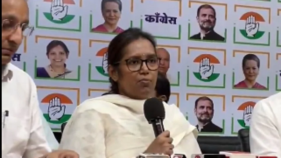 वर्षा गायकवाड़ ने धारावी पुनर्विकास परियोजना को दुनिया का सबसे बड़ा भूमि घोटाला बताया