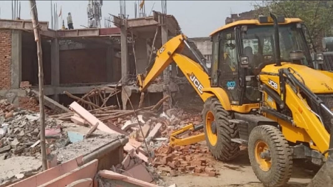 बहराइच में बुलडोजर कार्रवाई पर इलाहाबाद हाईकोर्ट ने लगाई रोक, मुख्य आरोपी सहित 23 लोगों के घरों पर लगा था नोटिस