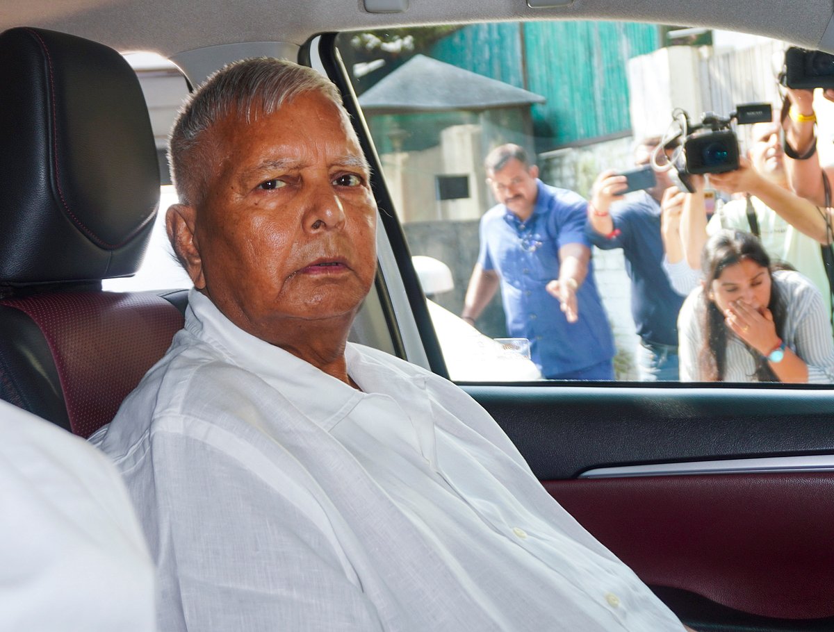 बिहार: लालू यादव का बड़ा हमला, कहा- गिरिराज सिंह और नीतीश राज में कोई फर्क नहीं, हमारे रहते दंगा कैसे करा देगा