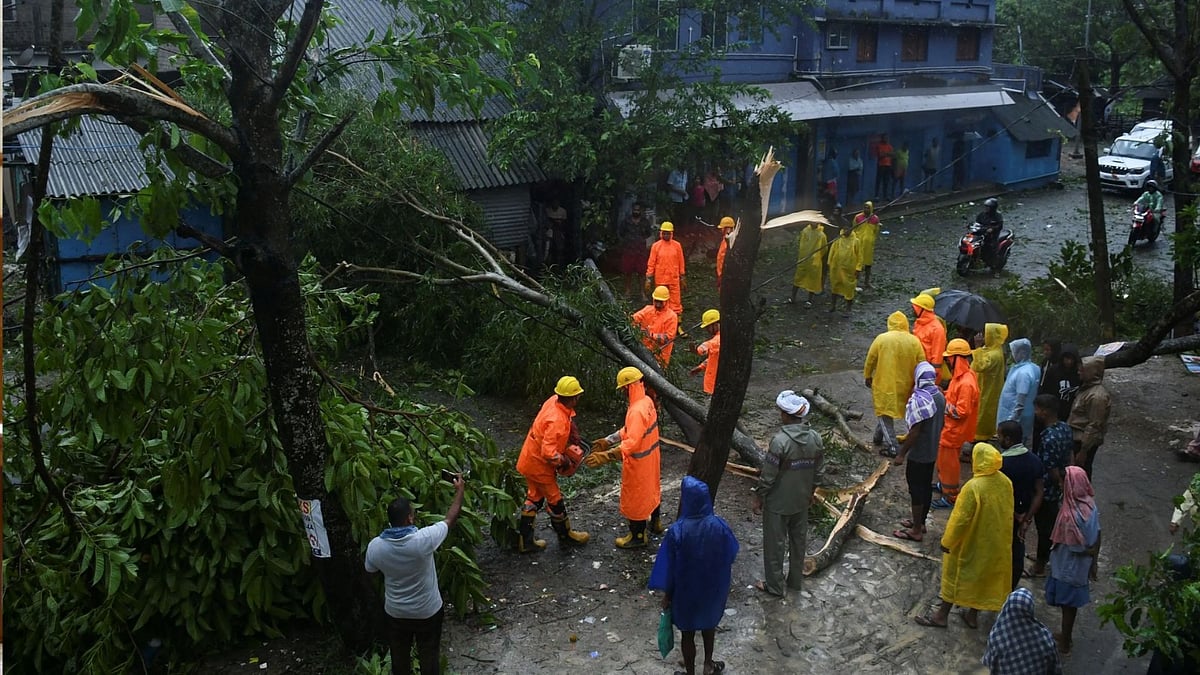 चक्रवात दाना: पश्चिम बंगाल में दो और लोगों की मौत हो जाने से मरने वालों की संख्या बढ़कर चार हुई