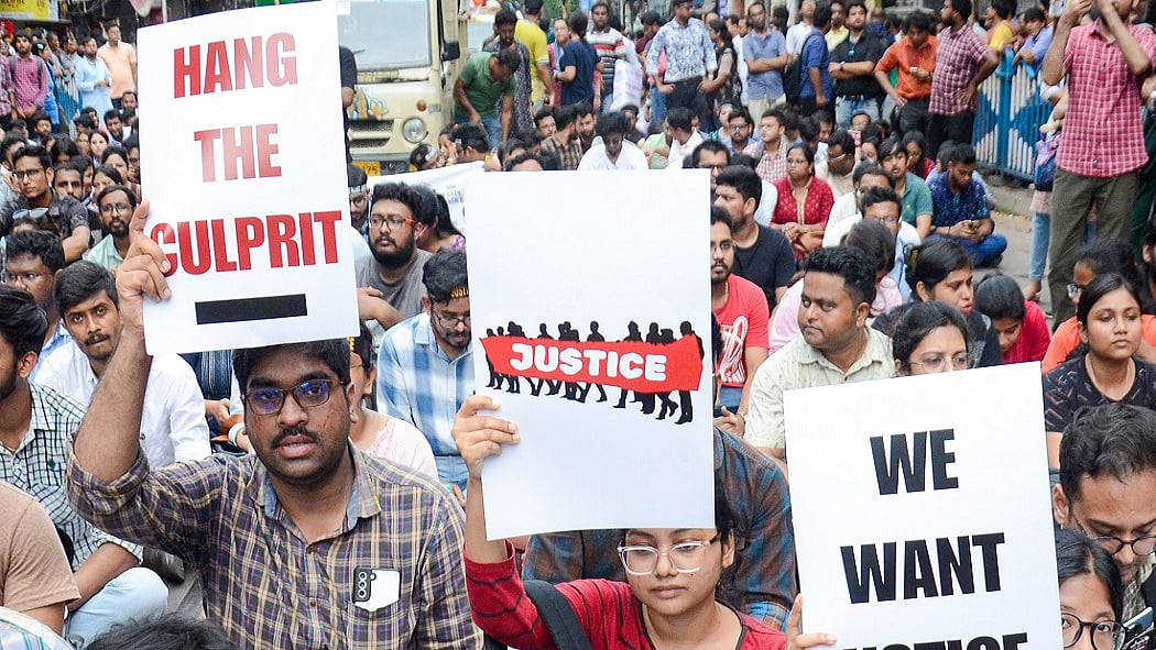 कोलकाता के जूनियर डॉक्टर अब गांव-गांव जाकर करेंगे प्रदर्शन, इंसाफ मिलने तक आंदोलन जारी रखने का ऐलान