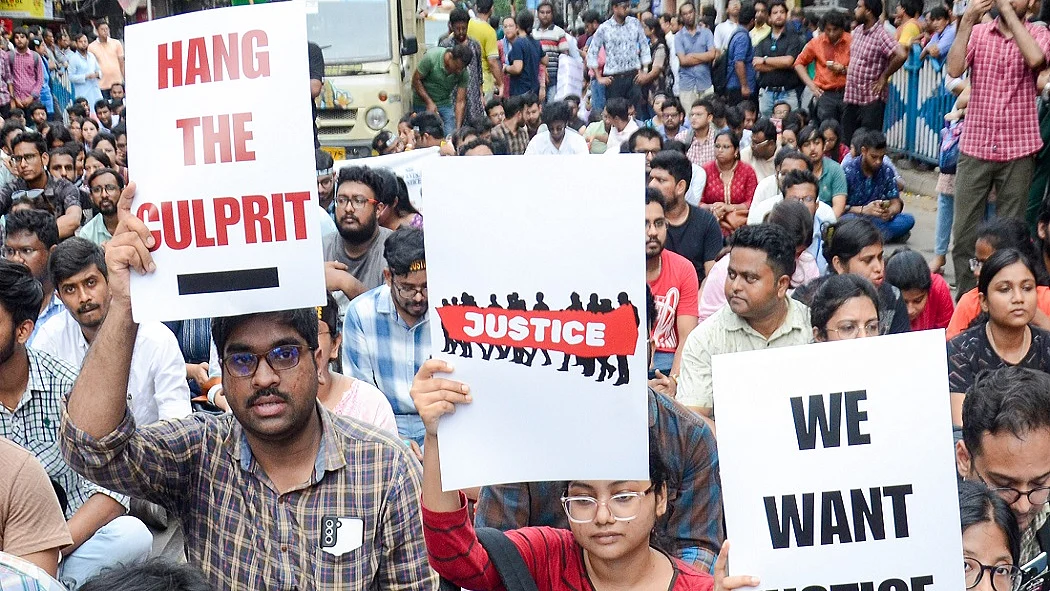 कोलकाता के जूनियर डॉक्टर अब गांव-गांव जाकर करेंगे प्रदर्शन, इंसाफ मिलने तक आंदोलन जारी रखने का ऐलान