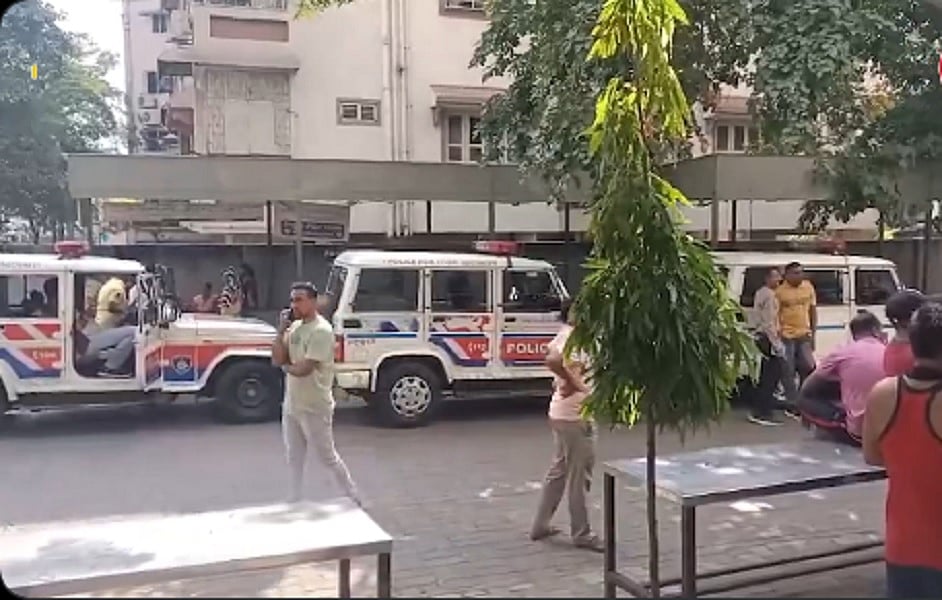 झारखंड में मुहर्रम की तैयारी के दौरान बिजली का झटका लगने से एक व्यक्ति की मौत, कई घायल, अस्पताल में भर्ती 