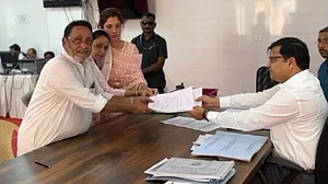 महाराष्ट्र चुनावः नवाब मलिक को टिकट मिलने पर महायुति में छिड़ी जंग, अजित पवार की NCP पर भड़की BJP