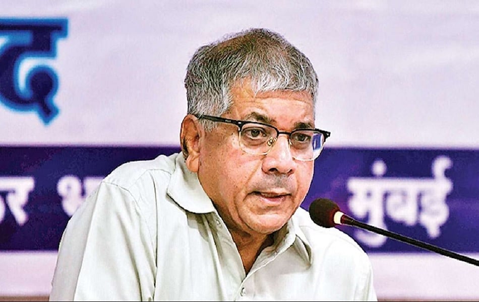 महाराष्ट्रः वंचित बहुजन अघाडी प्रमुख प्रकाश अंबेडकर ICU में भर्ती, सीने में दर्द की शिकायत