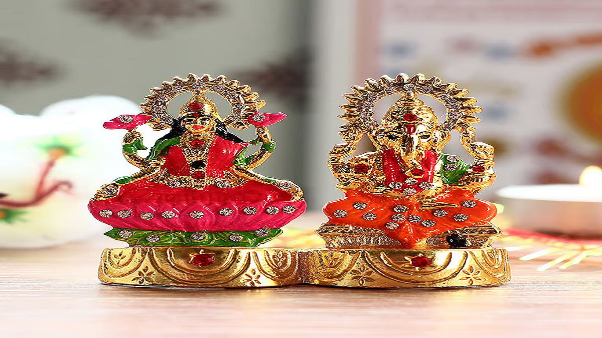 दिवाली पर ऐसे करें लक्ष्मी-गणेश पूजन, इन बातों का रखें खास ध्यान