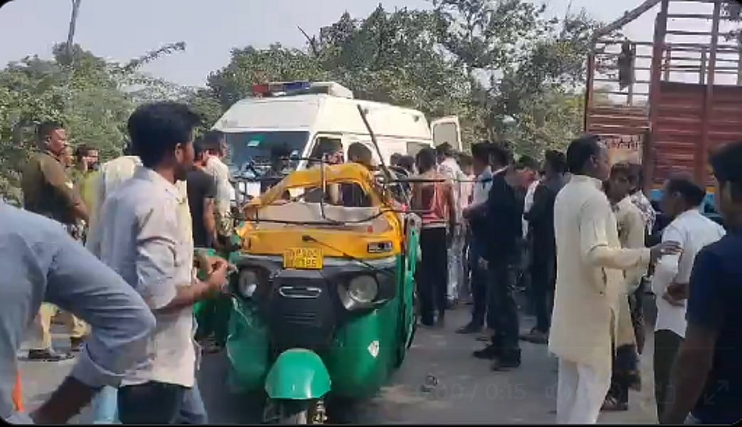 उत्तर प्रदेश के हरदोई में भीषण सड़क हादसा, 10 लोगों की दर्दनाक मौत, मृतकों में 6 महिलाएं और 3 बच्चे शामिल